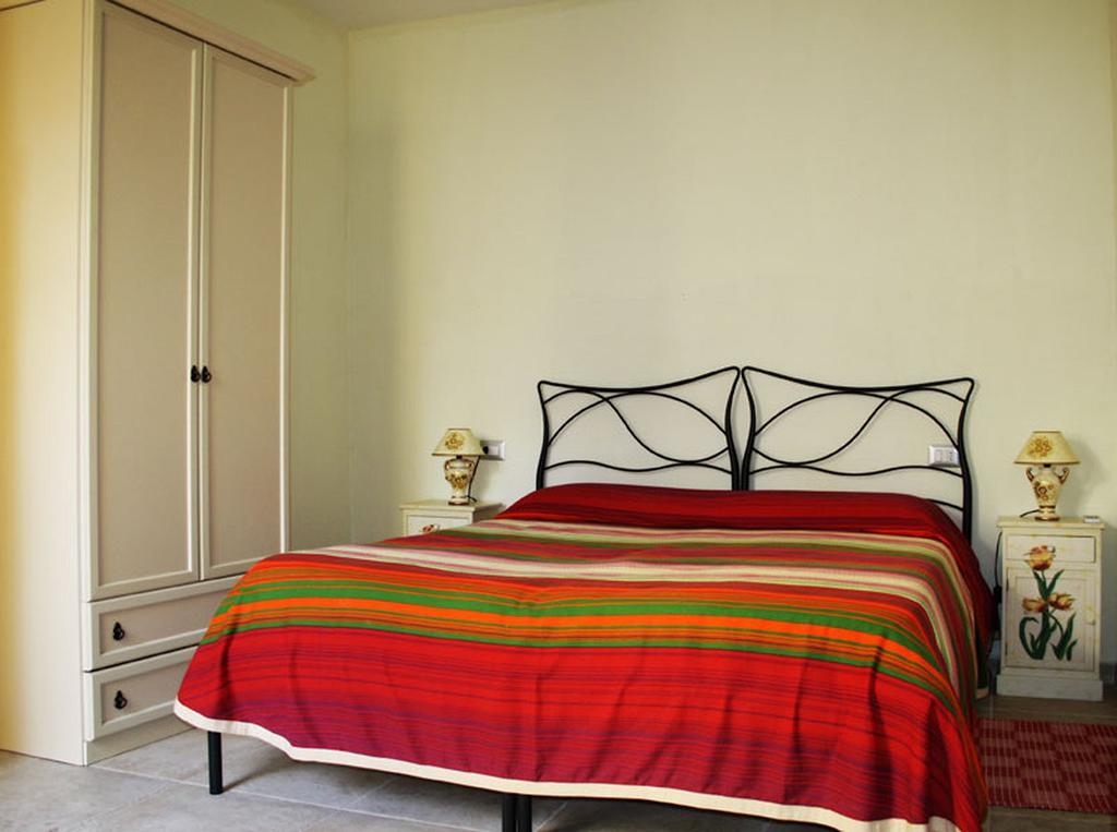 B&B Sa Prama กัลเตลลิ ภายนอก รูปภาพ